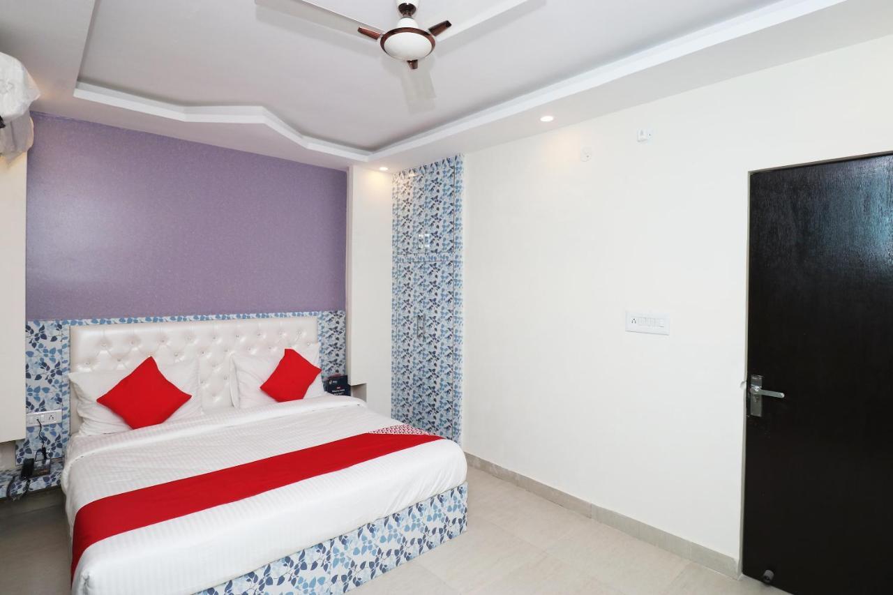 Oyo 25130 Hotel Royal Inn New Delhi Eksteriør billede