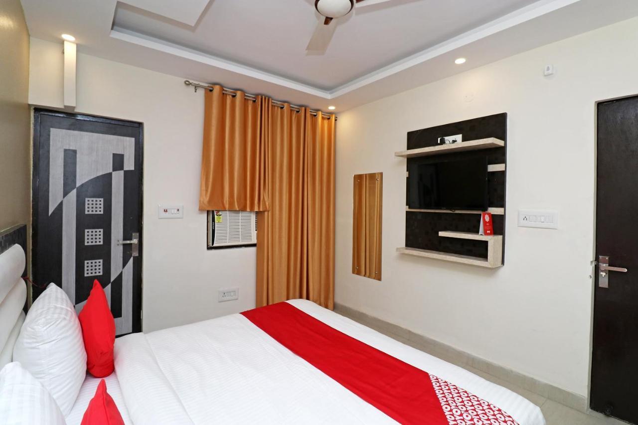 Oyo 25130 Hotel Royal Inn New Delhi Eksteriør billede