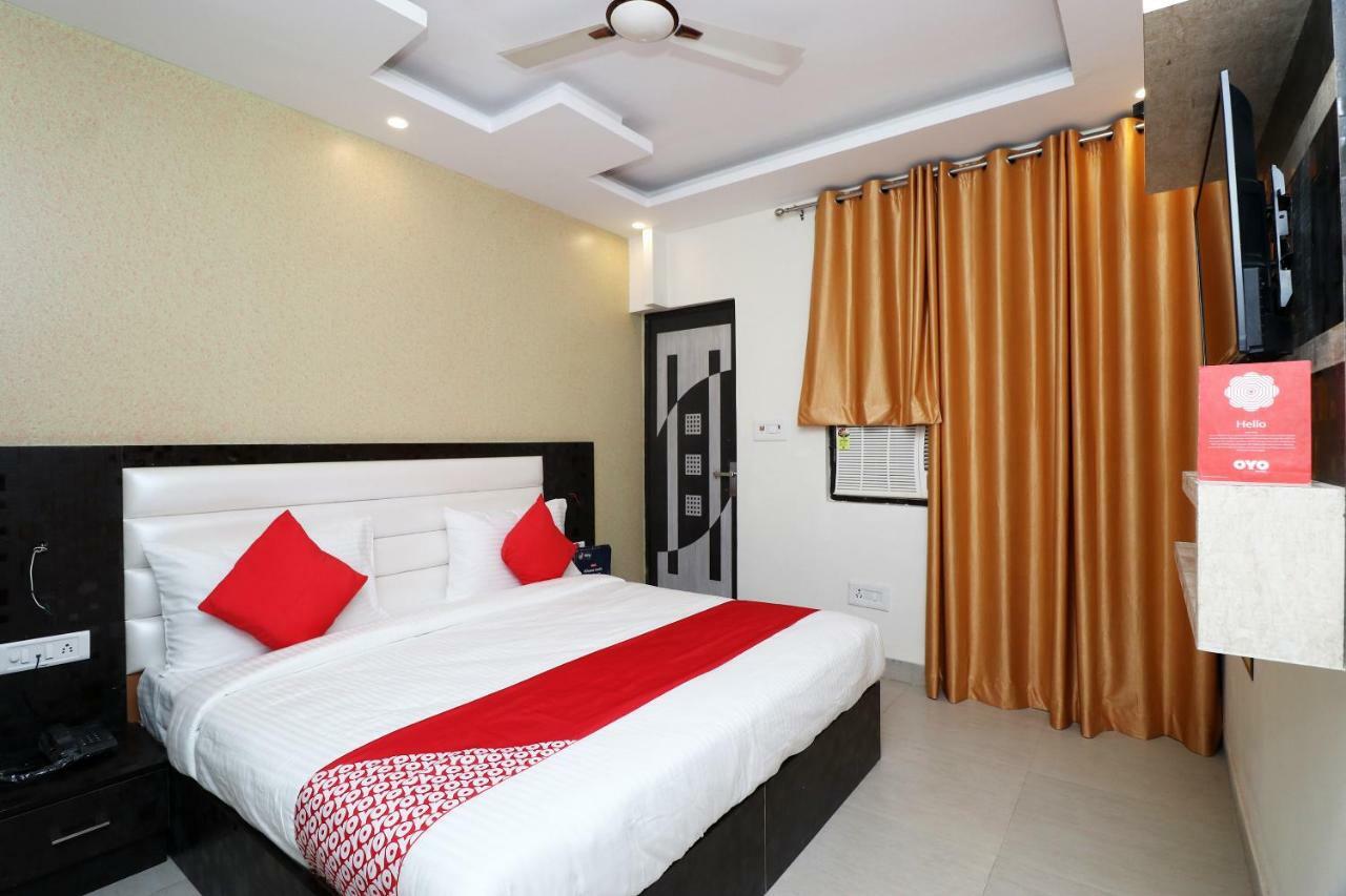 Oyo 25130 Hotel Royal Inn New Delhi Eksteriør billede