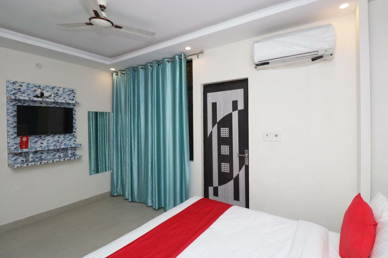 Oyo 25130 Hotel Royal Inn New Delhi Eksteriør billede